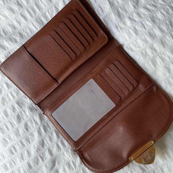 Louis Vuitton Eugenie Wallet - Picture 8 of 10